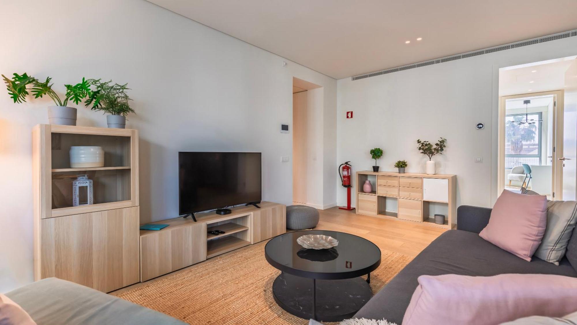 Modern 2bdr With Garage By Lovelystay Apartment Lissabon